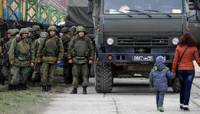 Российские военные покидают паромную переправу в Керчи и Симферополь